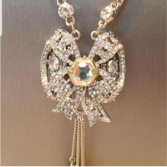 Betsey Johnson Jewelry - GORGEOUS BETSY JOHNSON CRYSTALS NECKLACE!!! NWOT!!!